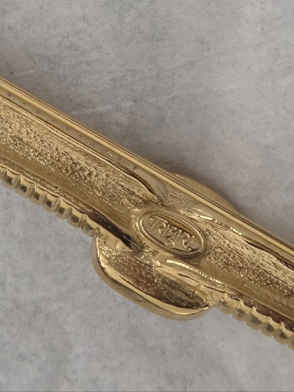 Vintage Gold-Tone Brooch with Gradient Pink Cabochons